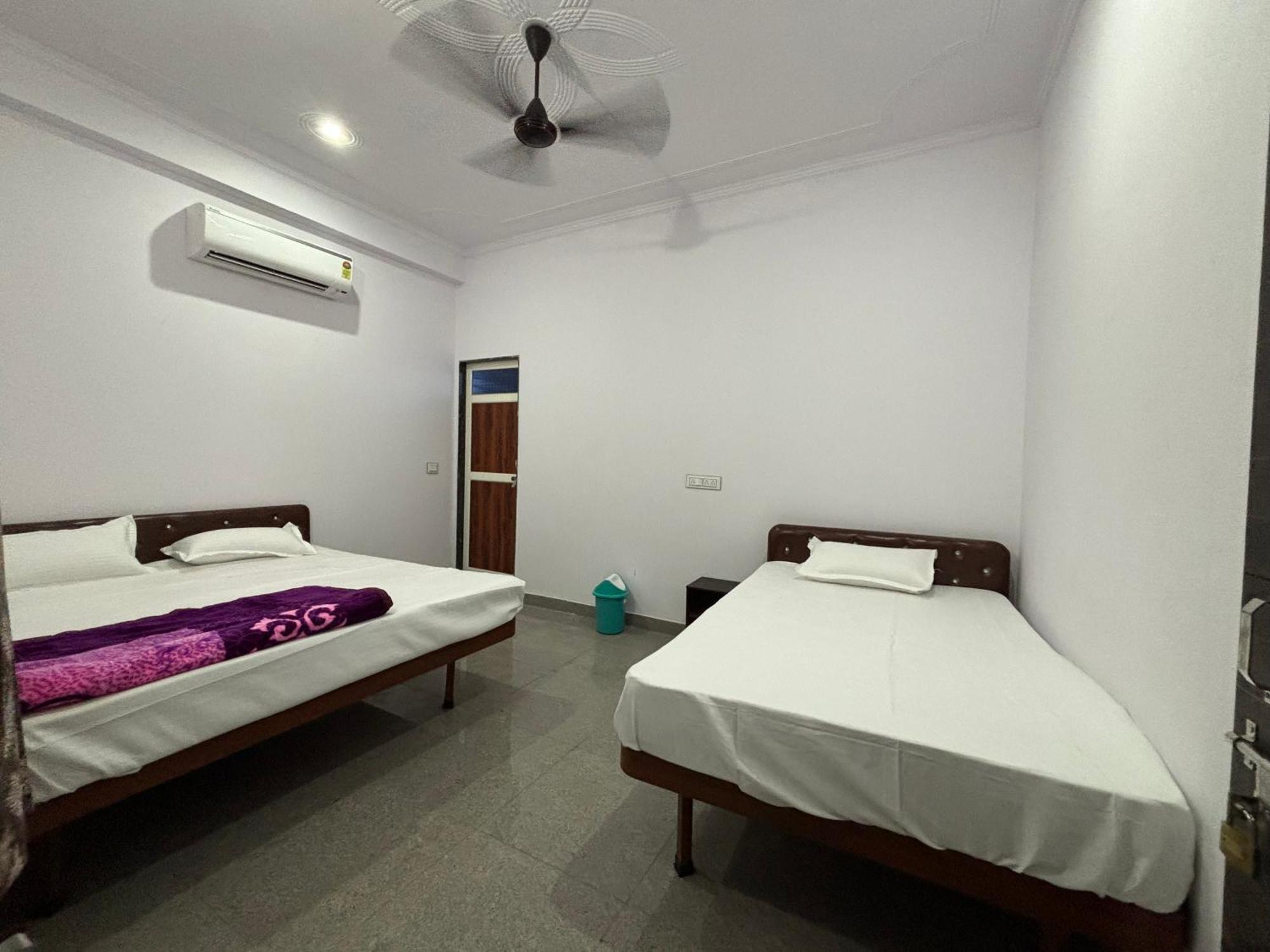 Hotel Raghunath Palace Khatu Exterior photo