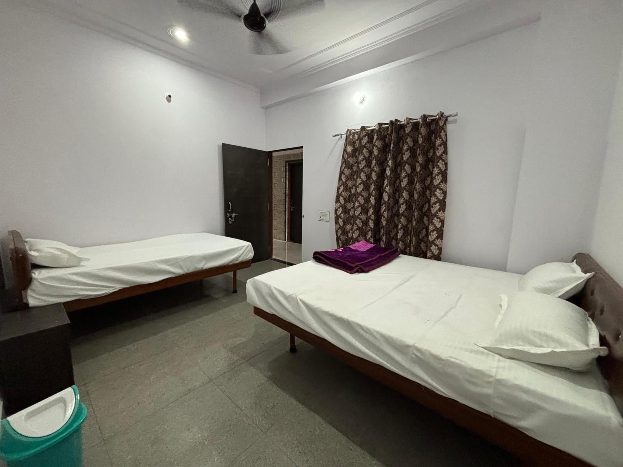 Hotel Raghunath Palace Khatu Exterior photo
