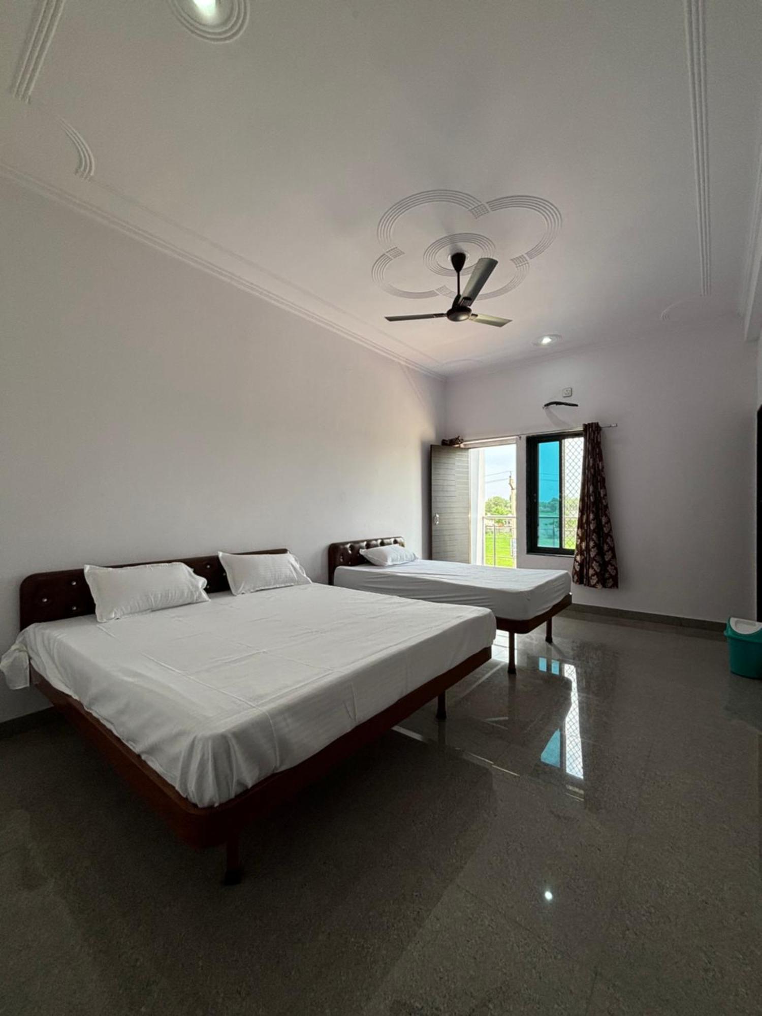 Hotel Raghunath Palace Khatu Exterior photo